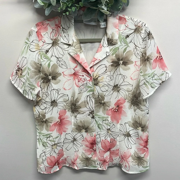 Alfred Dunner Floral Short Sleeve Button Down Blouse 12 - Picture 1 of 15